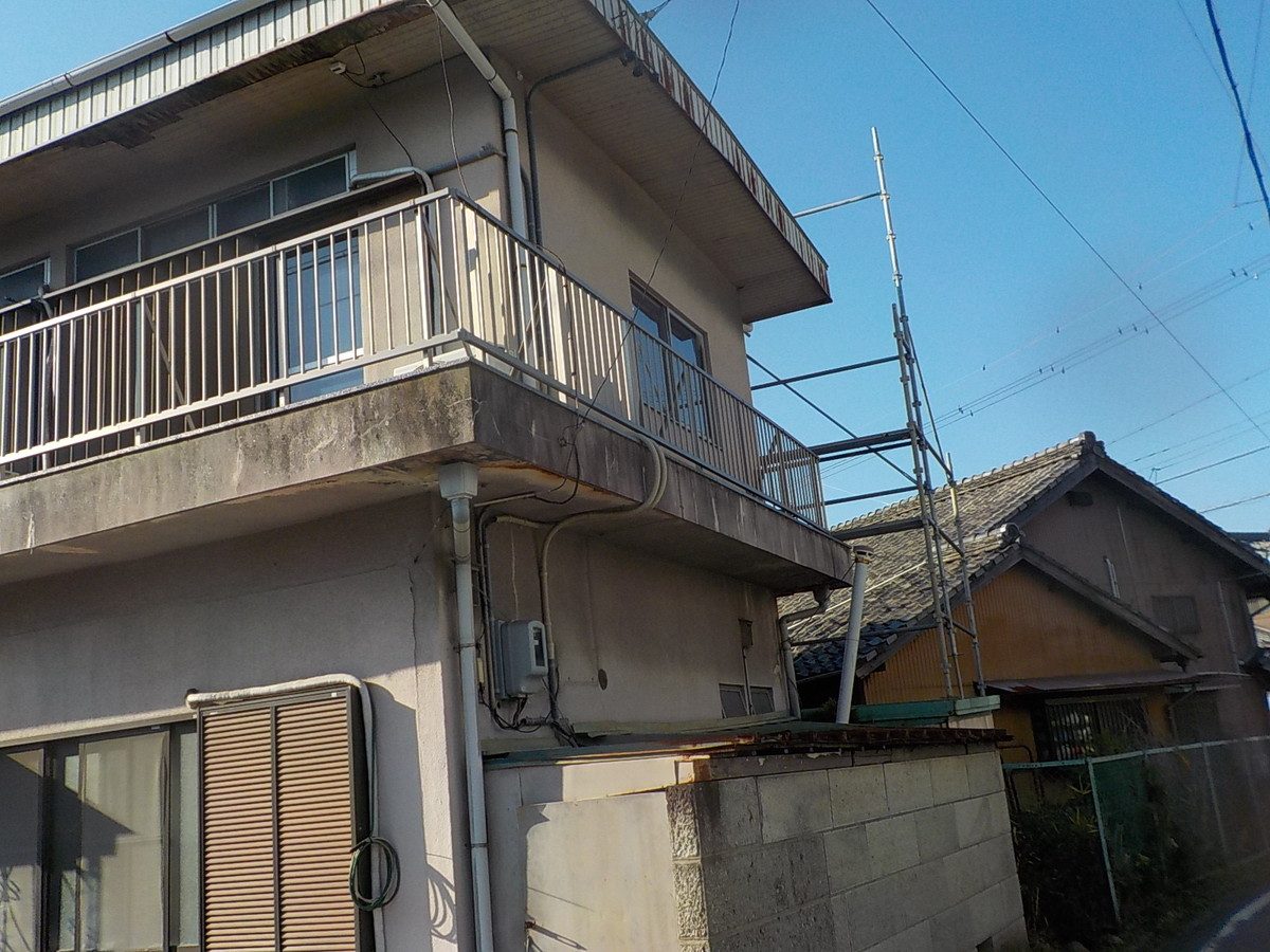 ベランダ・外壁 施工前